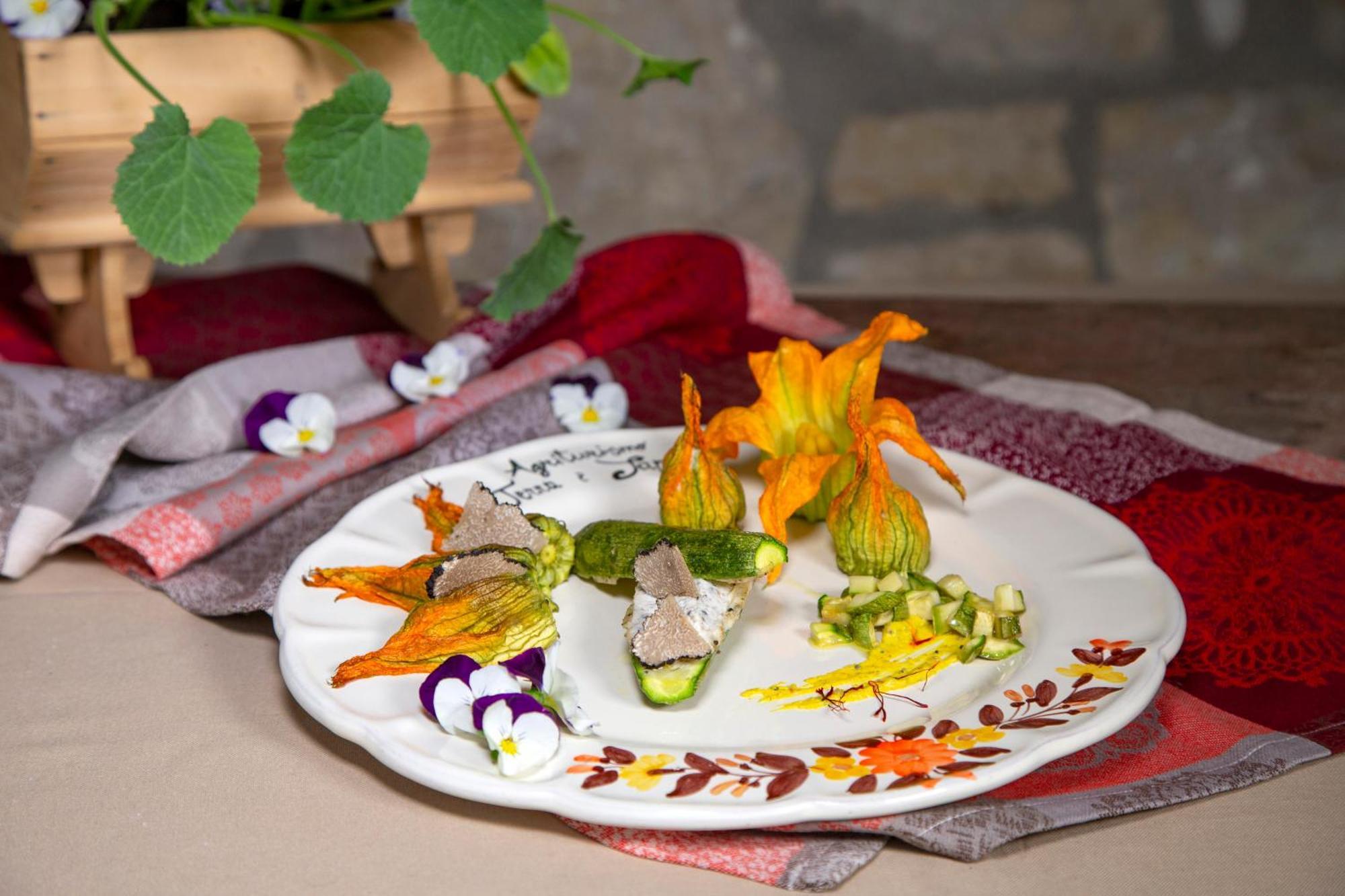 Agriturismo Terra E Sapori Campodipietra Exterior foto